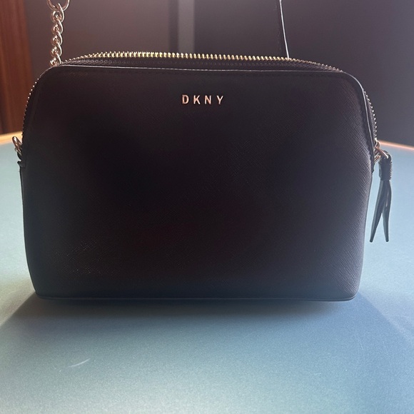 DKNY Black Crossbody Bag with Gold Chain - Picture 12 of 16